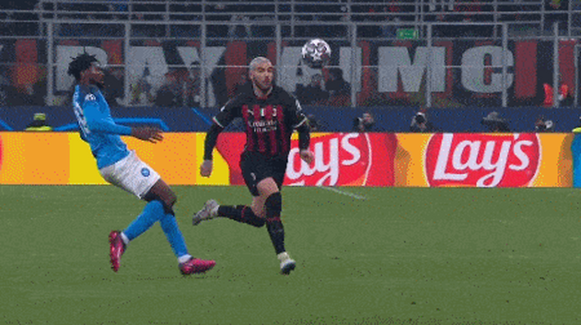 AC米兰惨败那不勒斯,遗憾失利 AC米兰惨败那不勒斯,遗憾失利