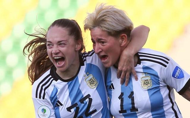 世界各国女足运动员齐聚美洲杯 世界各国女足运动员齐聚美洲杯