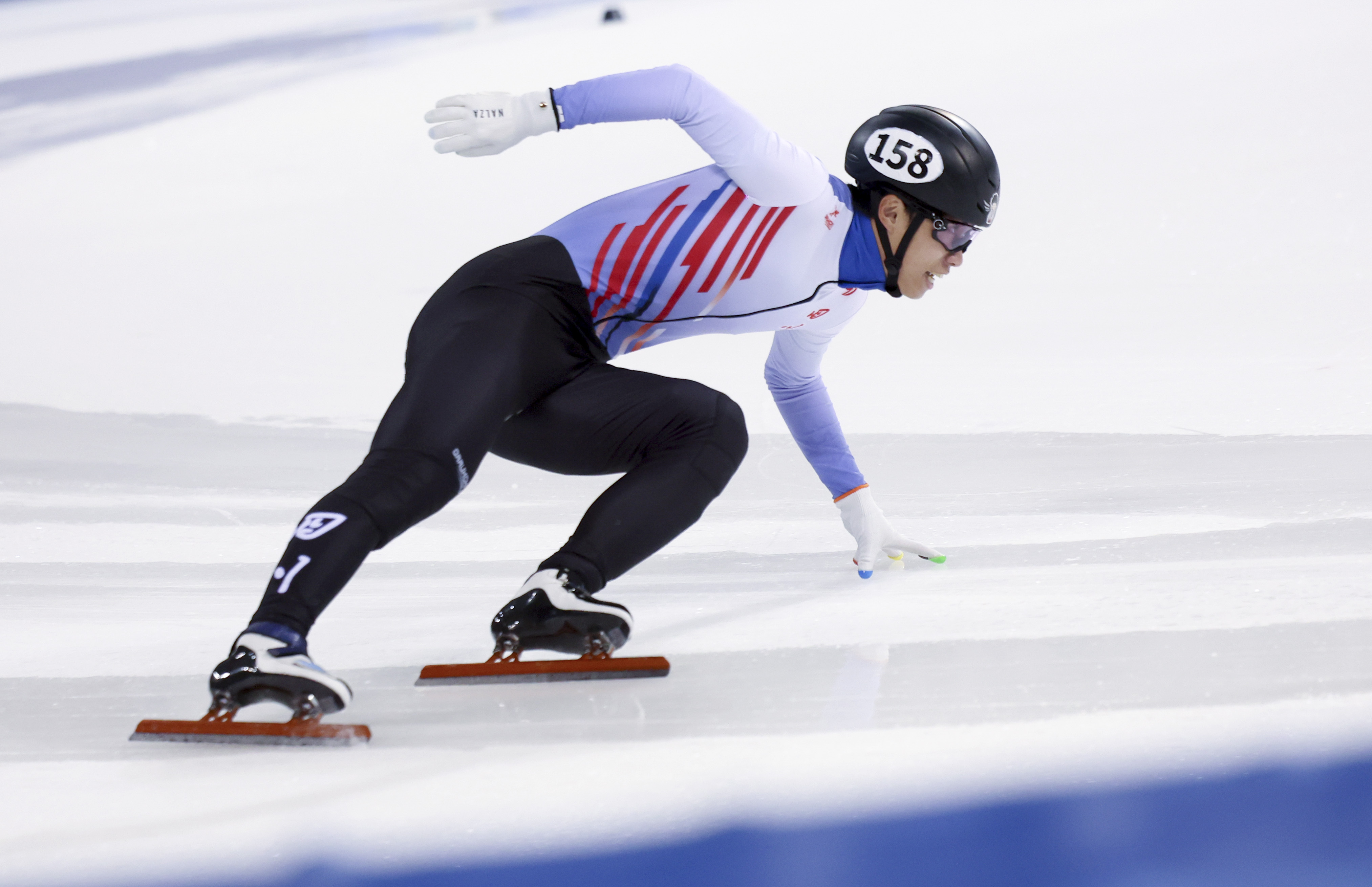 短道速滑男子1500米中国选手夺得亚军,为国争光 短道速滑男子1500米中国选手夺得亚军,为国争光