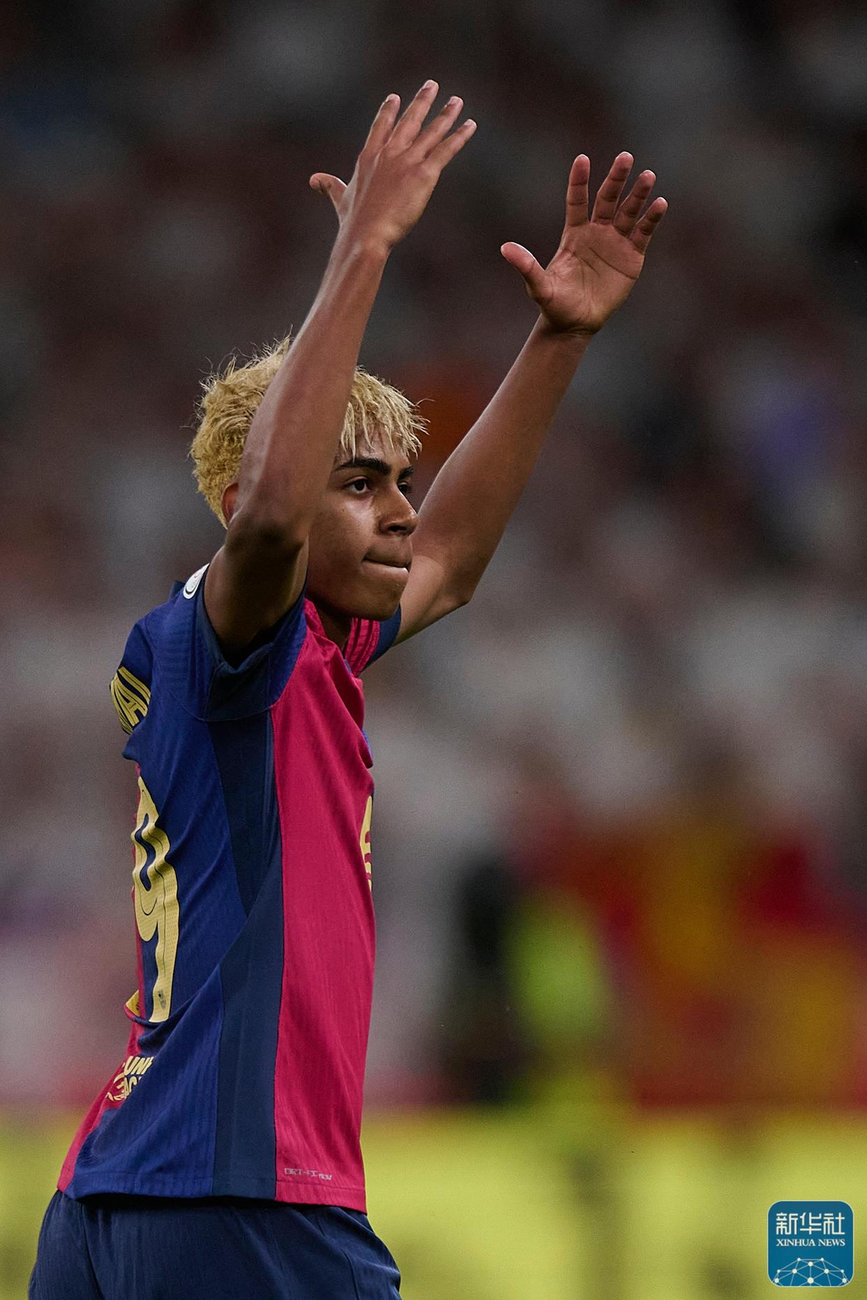 西班牙运动员实现突破，勇夺银牌殊荣