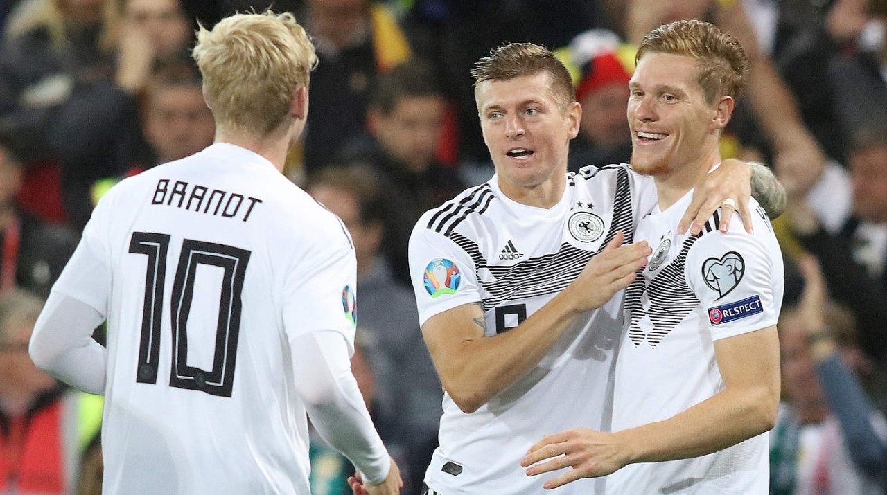 瑞士鏖战巴西,格纳布里送出助攻 瑞士鏖战巴西,格纳布里送出助攻