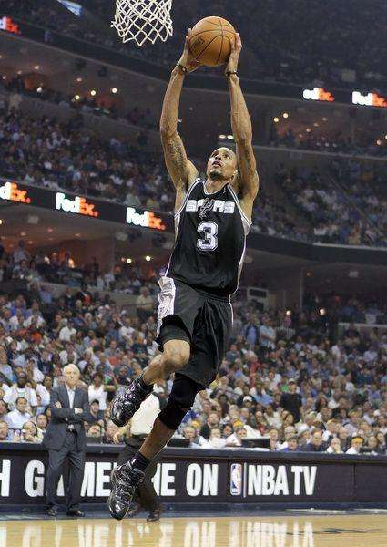 菲律宾男篮力克76人，乔治·希尔三分雨点燃全场