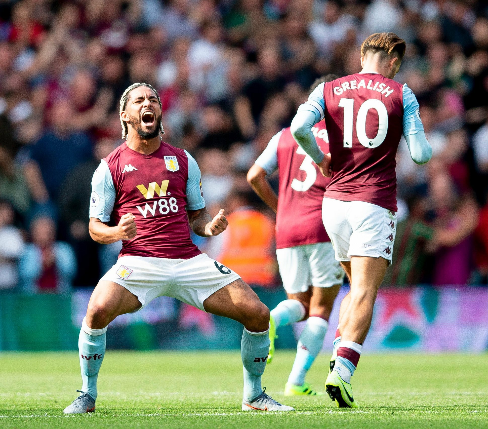 诺里奇城客场取得胜利,球队积分位列前茅 诺里奇城客场取得胜利,球队积分位列前茅